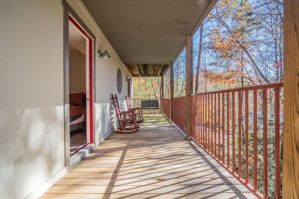 Sasquatch Lodge E Sleeps 13 Gatlinburg Exterior photo
