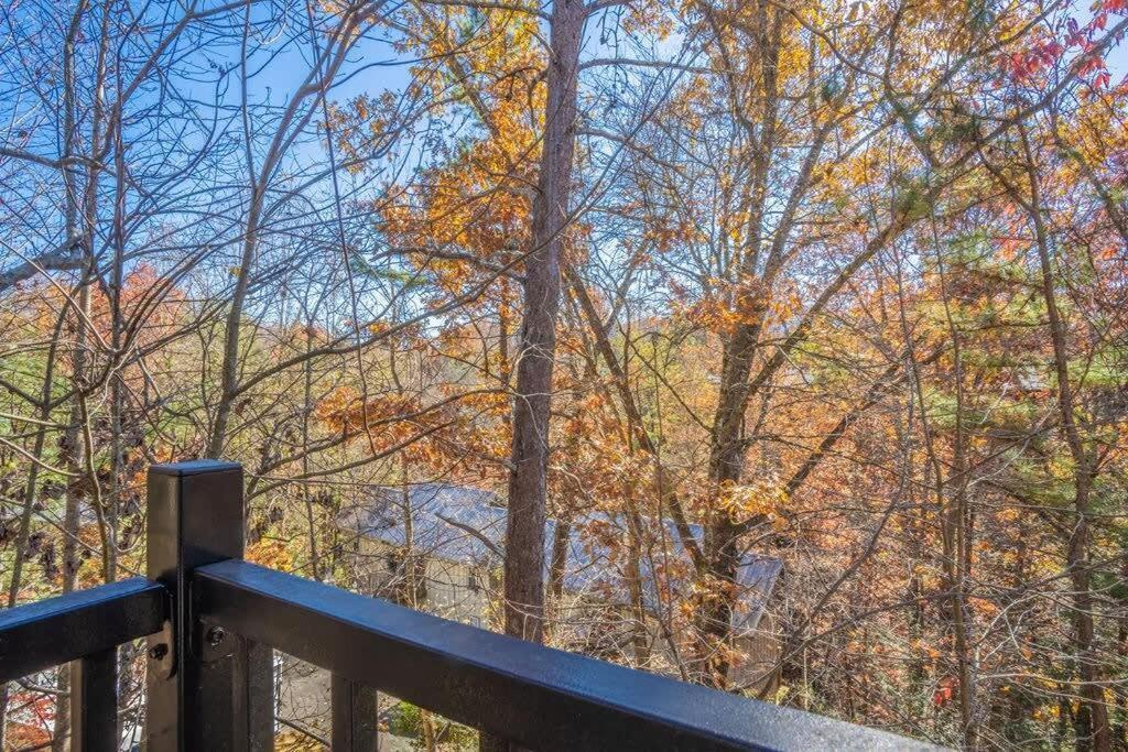 Sasquatch Lodge E Sleeps 13 Gatlinburg Exterior photo