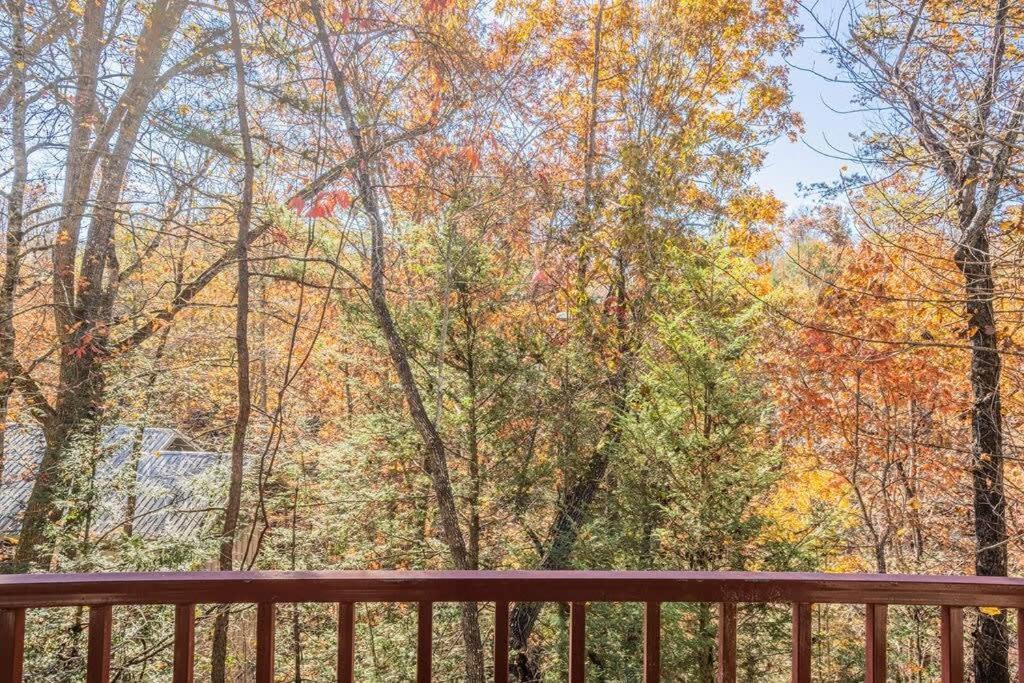 Sasquatch Lodge E Sleeps 13 Gatlinburg Exterior photo